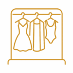 Garderobe mit aufgefrischten Kostümen